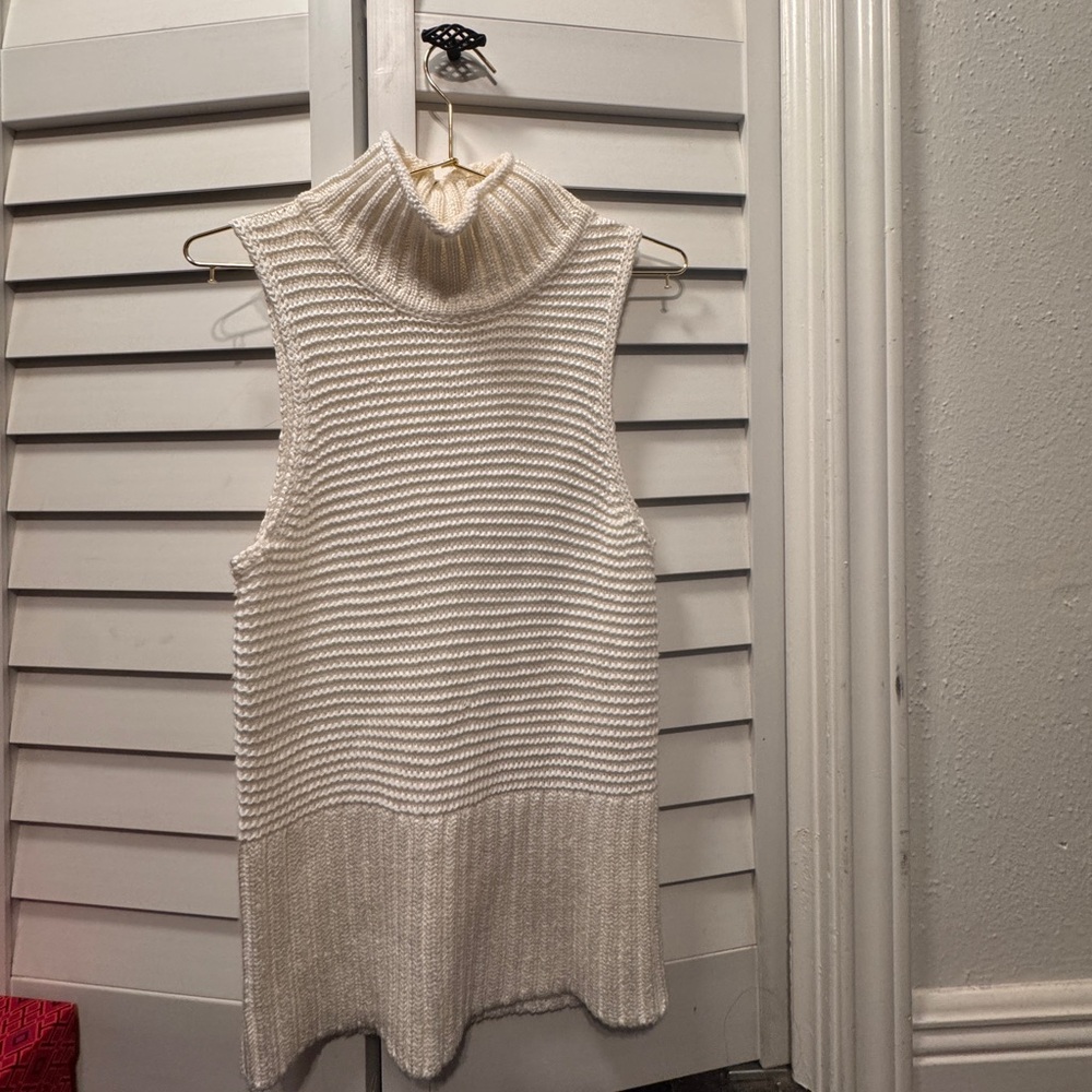 GAP Cream Sleeveless Knit Top